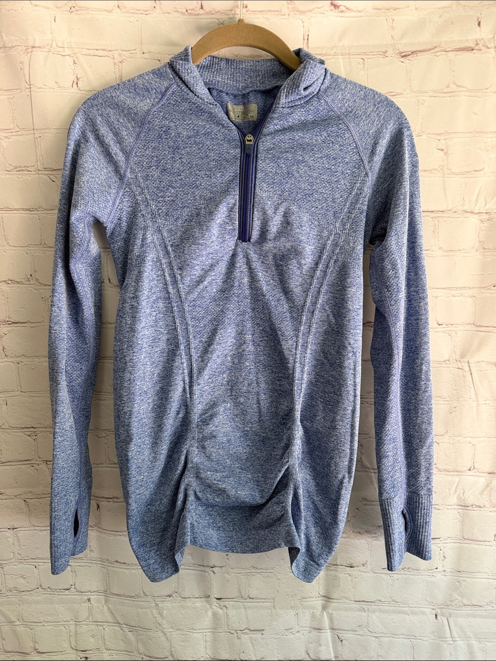Athleta Woman’s Heathered Light Blue quarter-zip Athletic Pullover Size XS